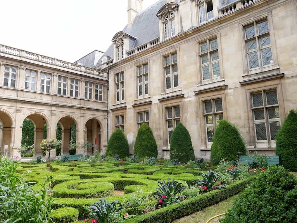 متحف كارنافاليت في باريس
